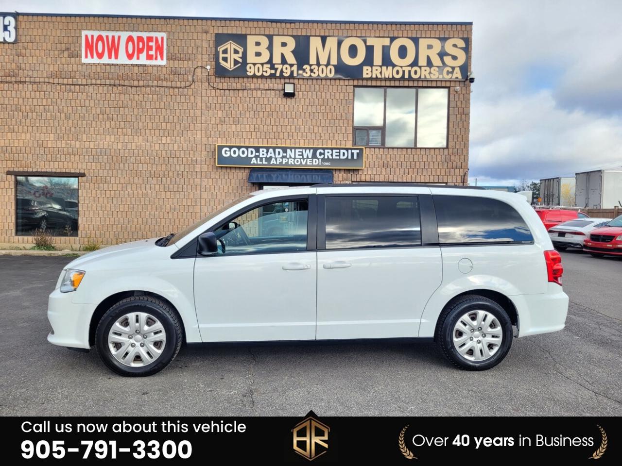 2018 Dodge Grand Caravan SXT Stow & Go Photo