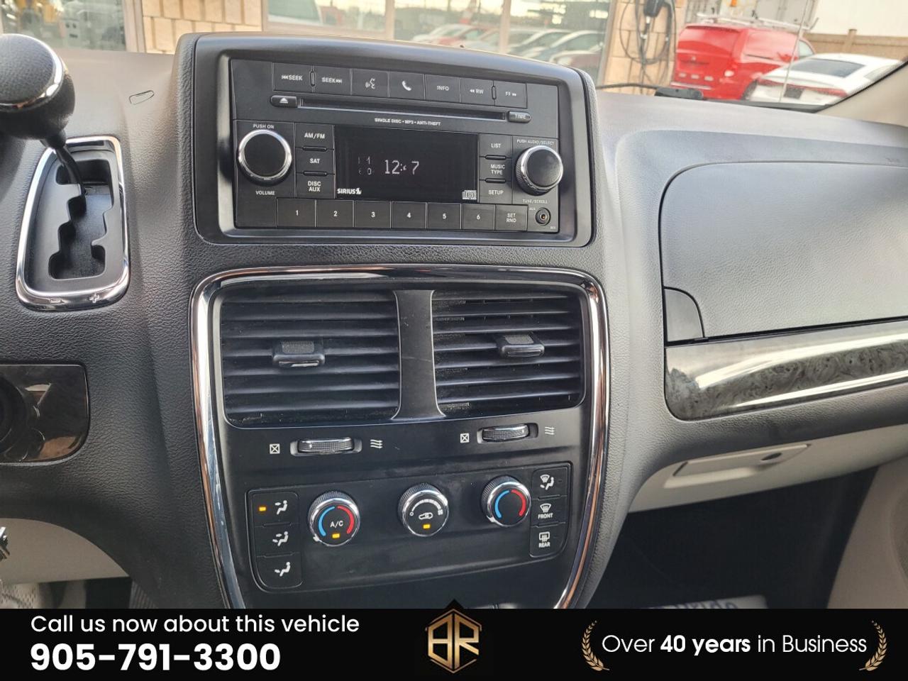 2018 Dodge Grand Caravan SXT Stow & Go Photo