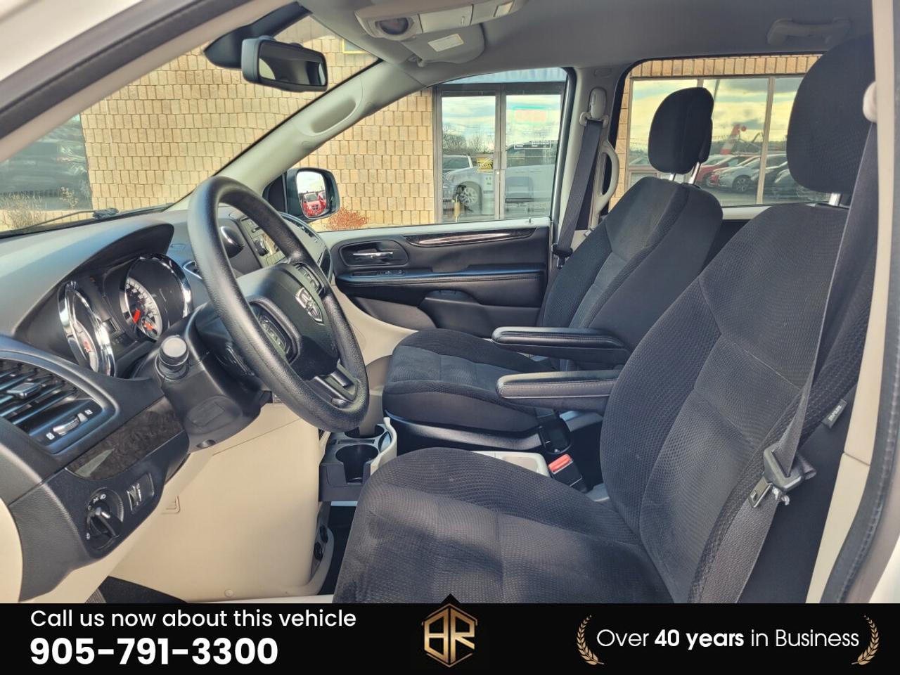 2018 Dodge Grand Caravan SXT Stow & Go Photo