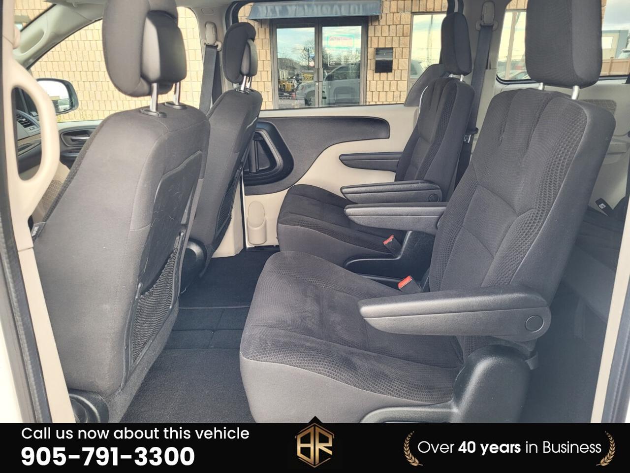 2018 Dodge Grand Caravan SXT Stow & Go Photo