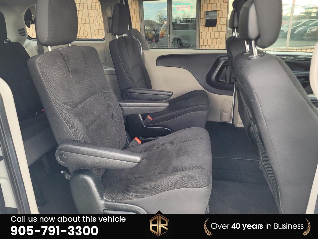 2018 Dodge Grand Caravan SXT Stow & Go Photo