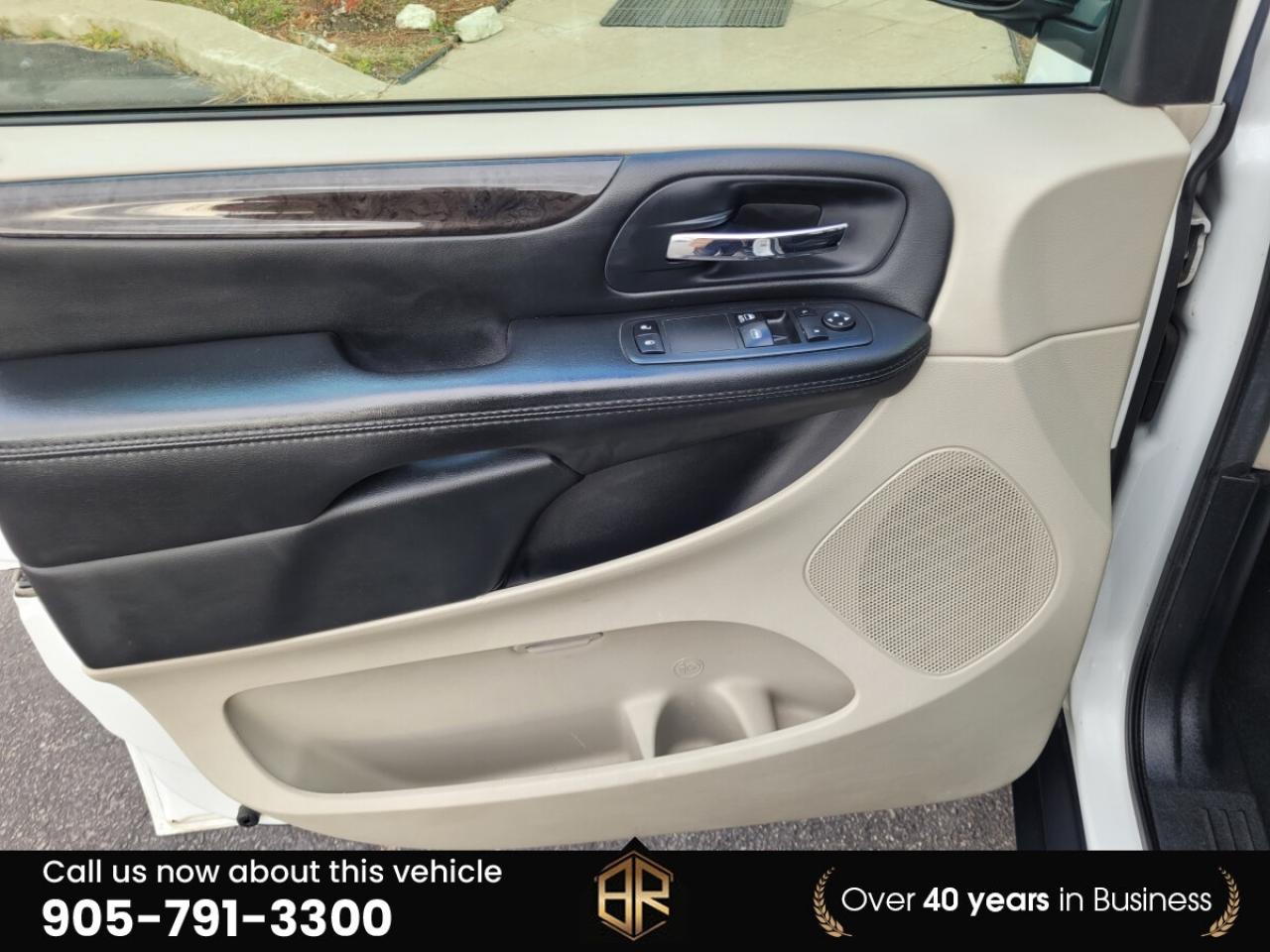 2018 Dodge Grand Caravan SXT Stow & Go Photo