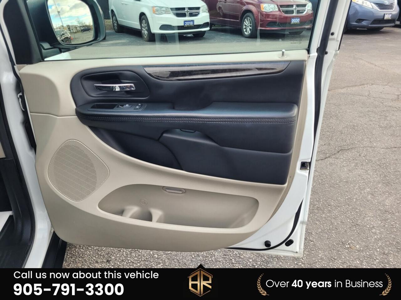 2018 Dodge Grand Caravan SXT Stow & Go Photo