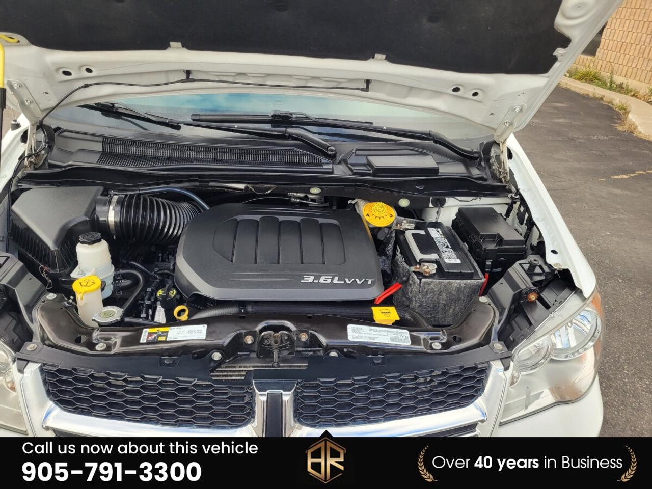 2018 Dodge Grand Caravan SXT Stow & Go Photo