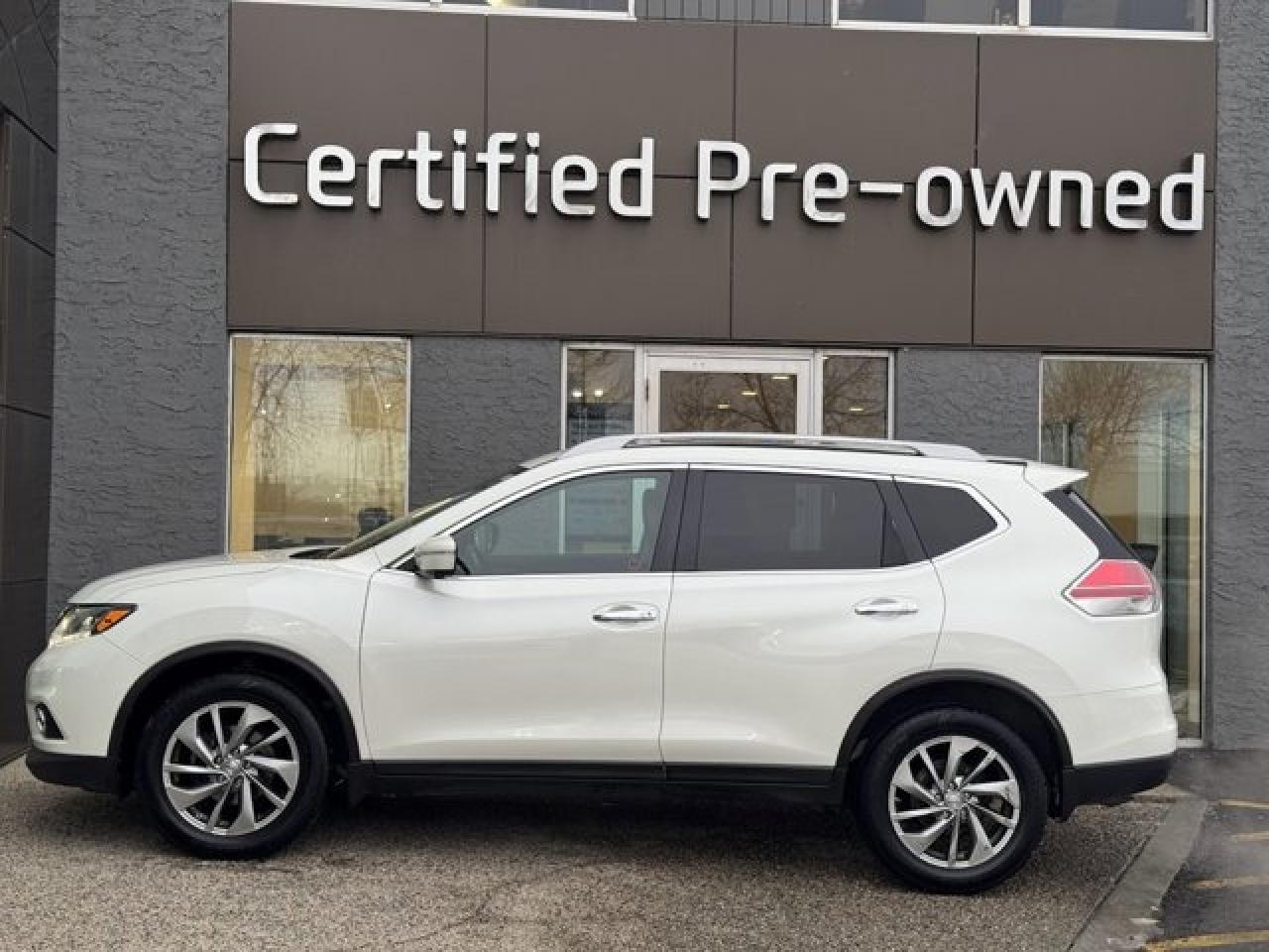 Used 2015 Nissan Rogue SL w/ NAVI / LEATHER / PANO ROOF / AWD for sale in Calgary, AB