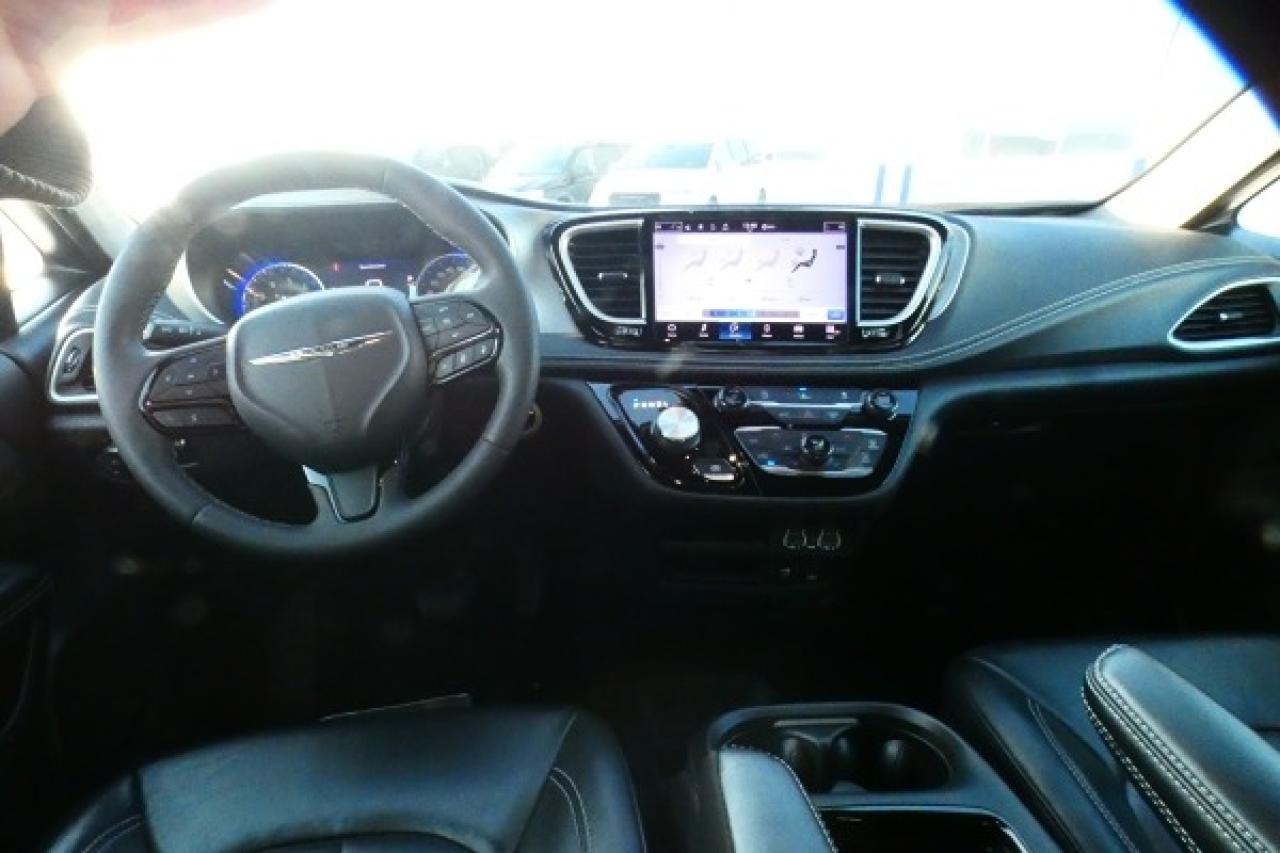 2022 Chrysler Pacifica S Touring L FWD w/Htd Leather, BUC - Photo #12