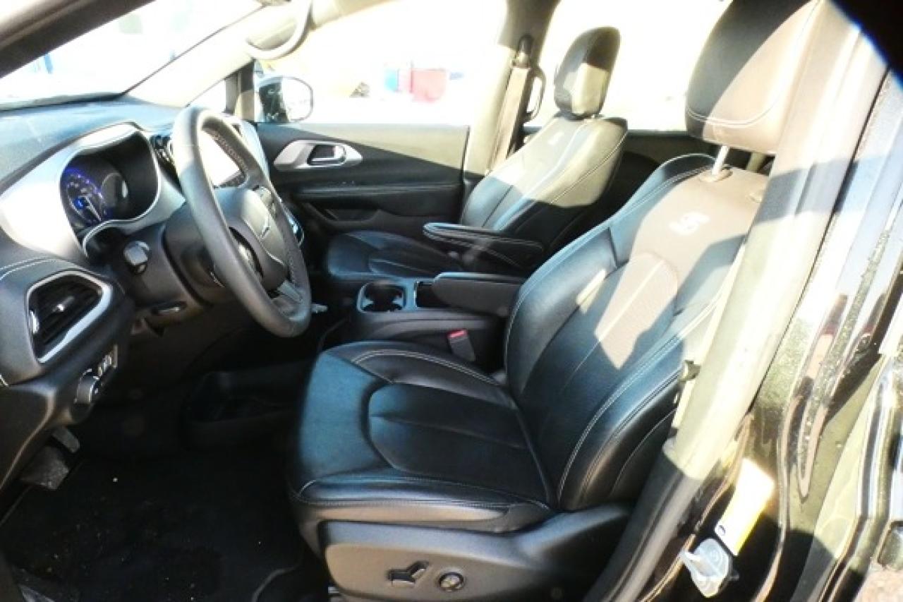 2022 Chrysler Pacifica S Touring L FWD w/Htd Leather, BUC - Photo #11