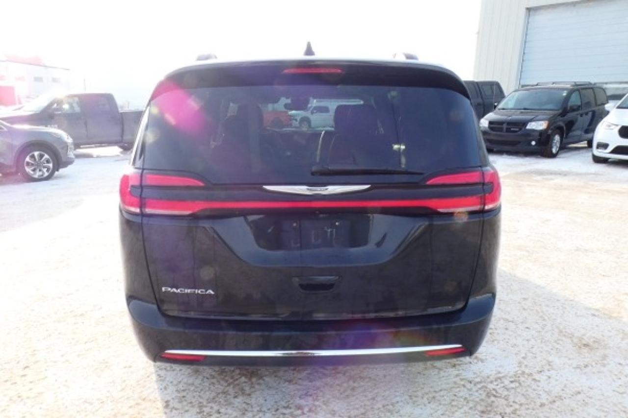 2022 Chrysler Pacifica Touring L FWD w/Htd Leather, pano S/R, BUC - Photo #7
