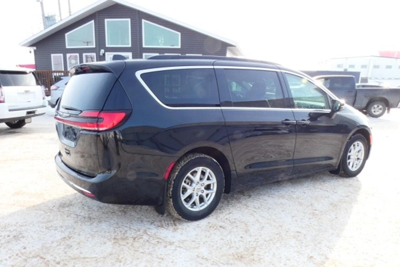 2022 Chrysler Pacifica Touring L FWD w/Htd Leather, pano S/R, BUC - Photo #6
