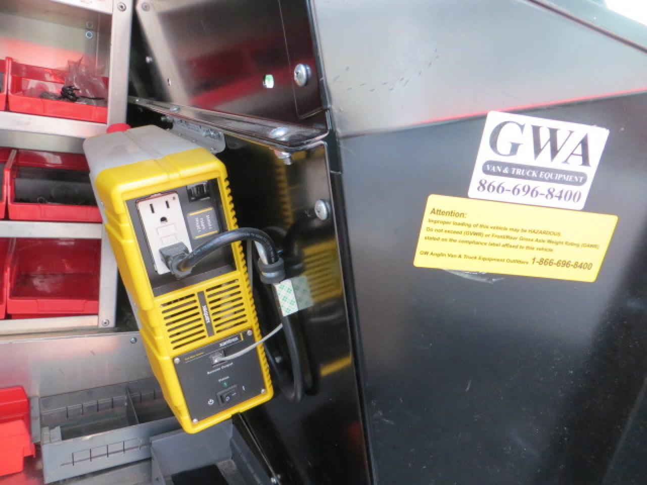 2015 RAM Cargo Van CERTIFIED,LOW KM, RACKS, SHELVES, PWR INVERTER - Photo #8