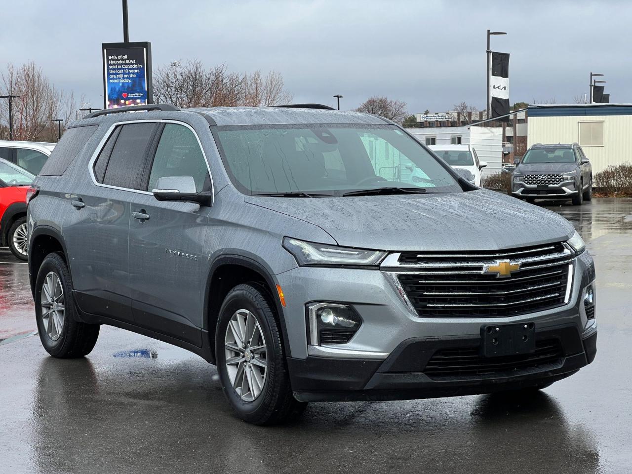 Used 2023 Chevrolet Traverse LT Cloth LT | AWD | AC | BACK UP CAMERA | for sale in Kitchener, ON