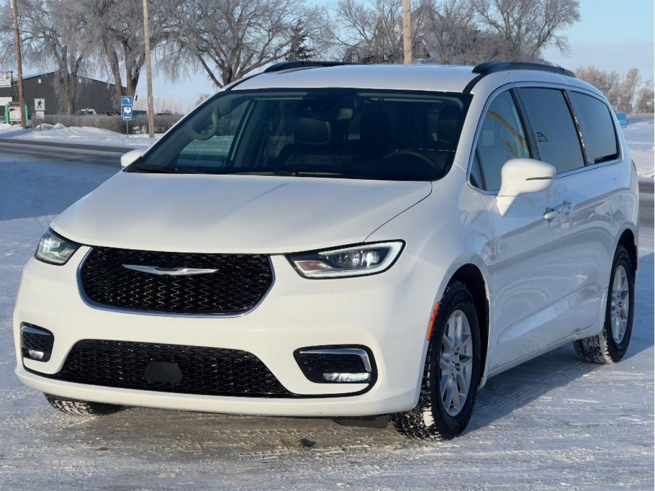 Used 2022 Chrysler Pacifica Touring L FWD/ Leather,Heated Seats,Power Liftgate for sale in Kipling, SK