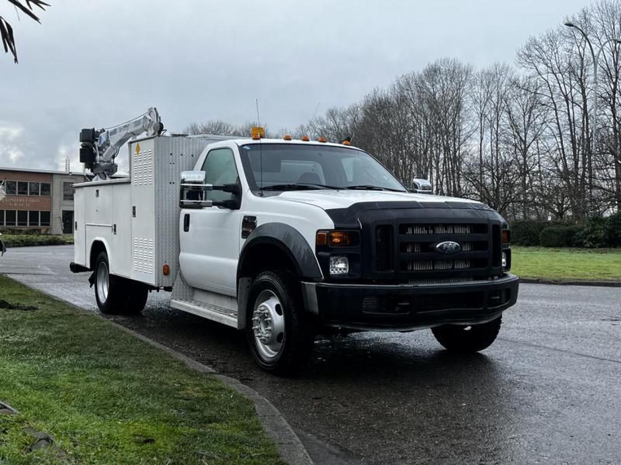 Used 2009 Ford F-550 Service Truck With Crane  2WD Diesel for sale in Burnaby, BC