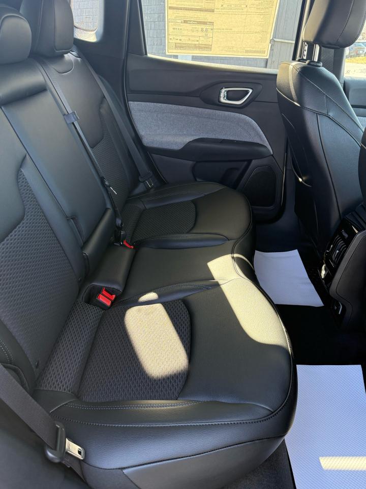 2025 Jeep Compass NORTH 4X4 Photo18