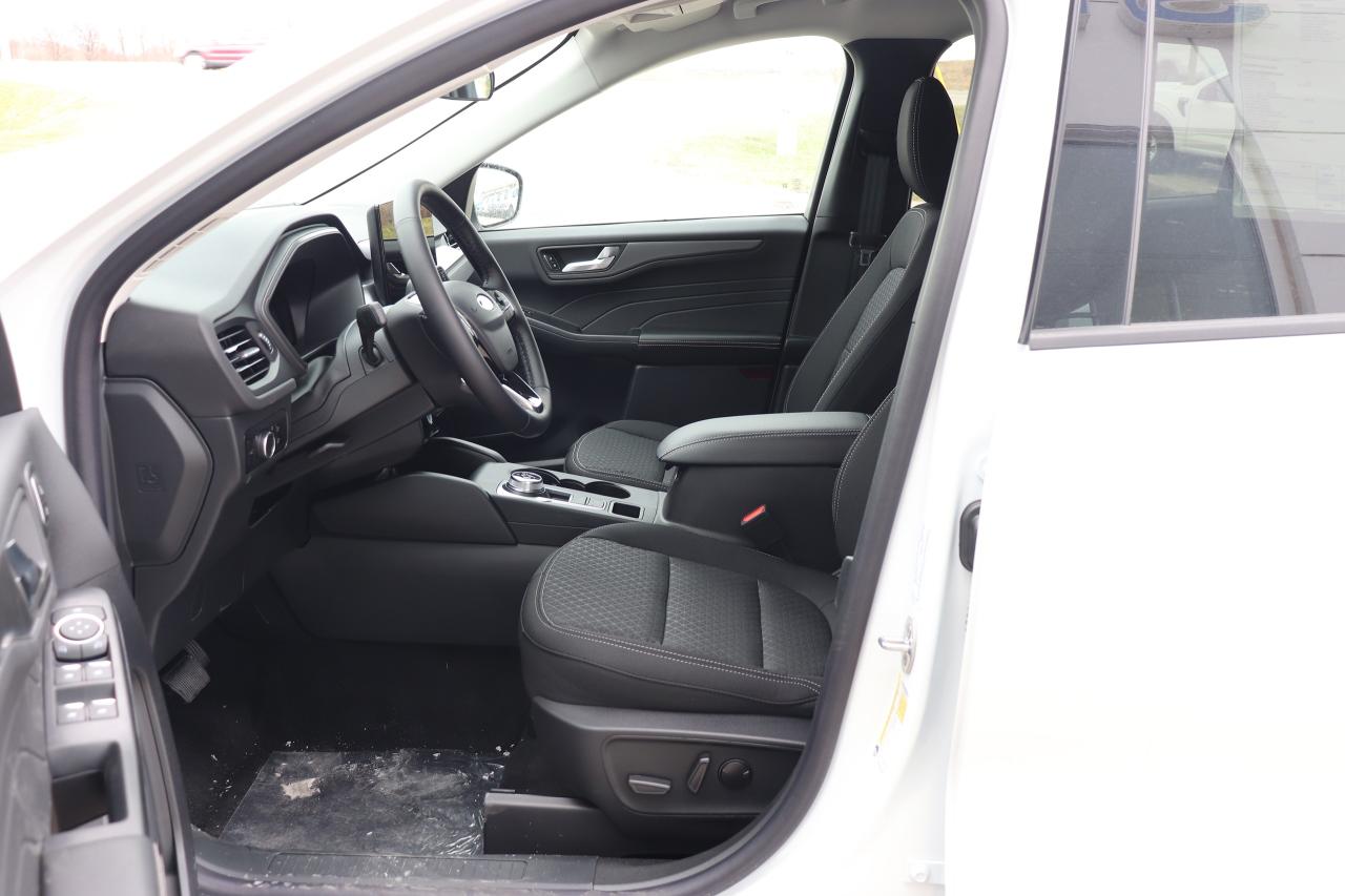 2025 Ford Escape Active AWD Photo5