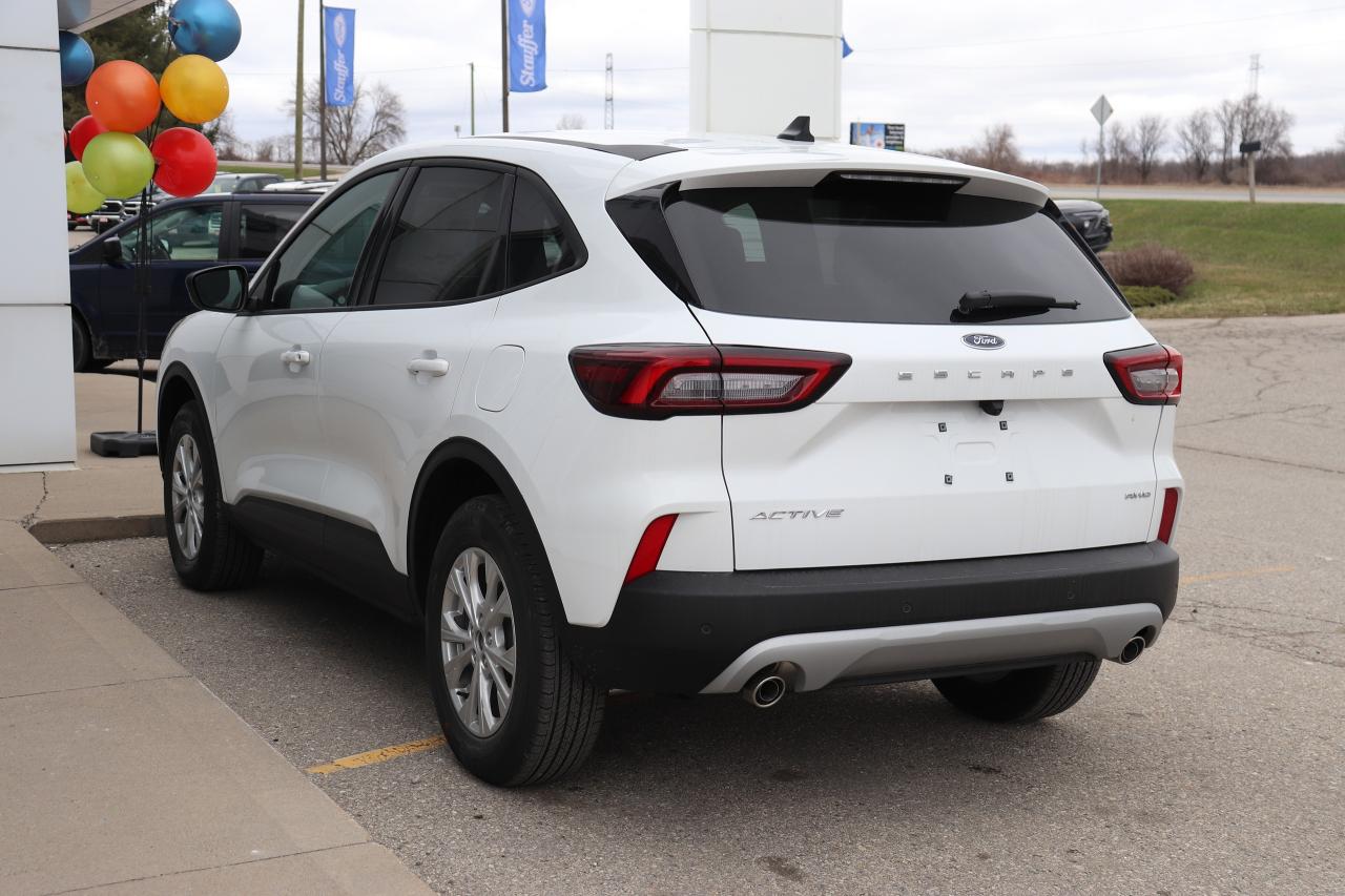 2025 Ford Escape Active AWD Photo3