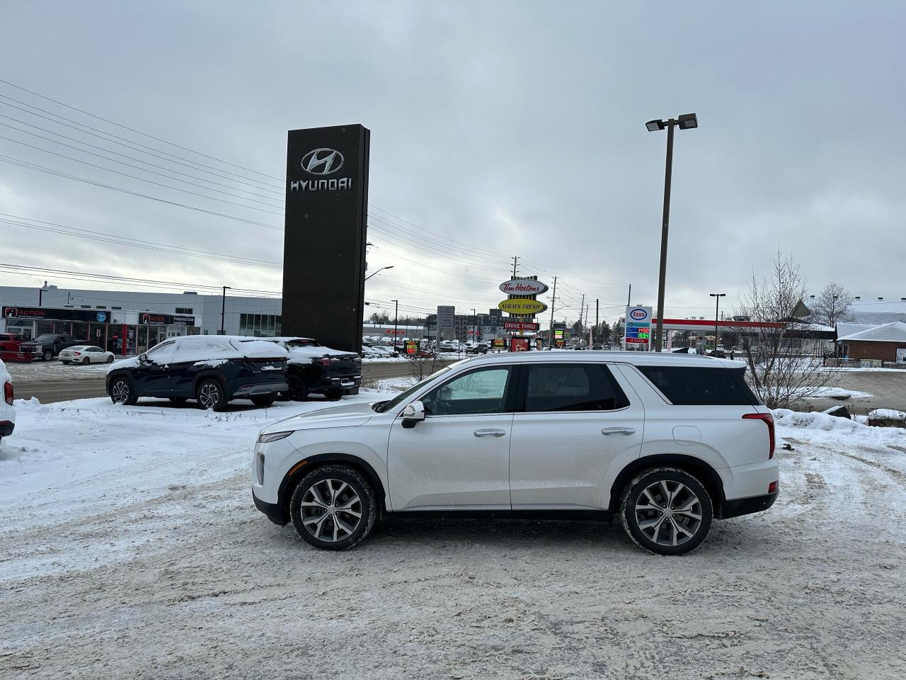 2022 Hyundai PALISADE Luxury 7-Passenger AWD Photo2