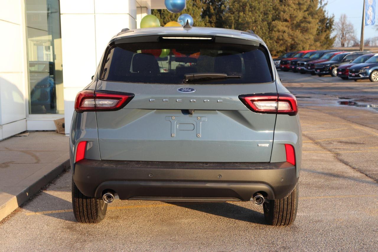 2025 Ford Escape ST-LINE FWD Photo2