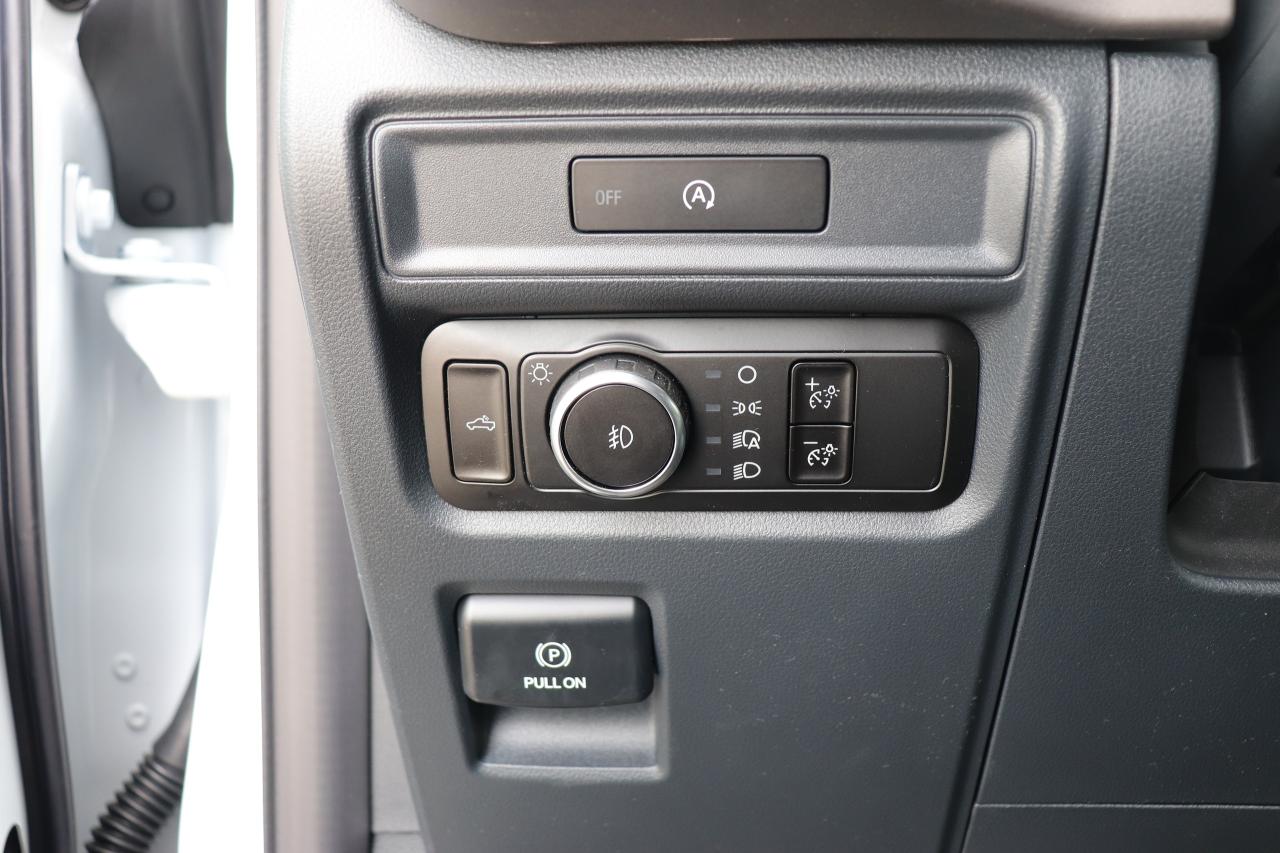 2025 Ford F-150 XL 4WD REG CAB 8' BOX Photo5
