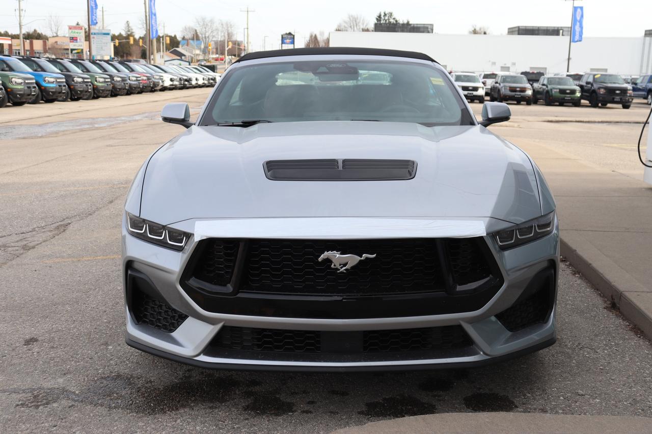 2025 Ford Mustang GT Premium Convertible Photo4