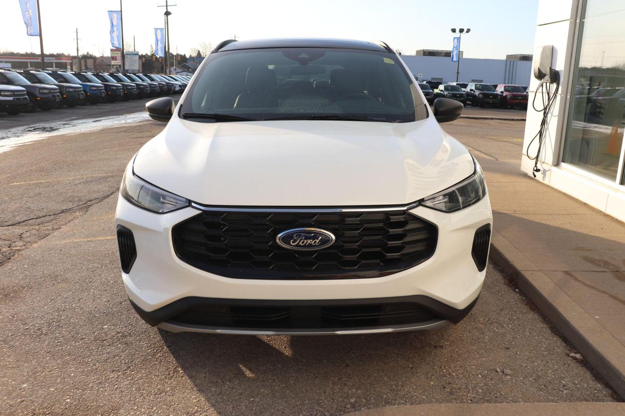 2025 Ford Escape ST-Line AWD Photo4