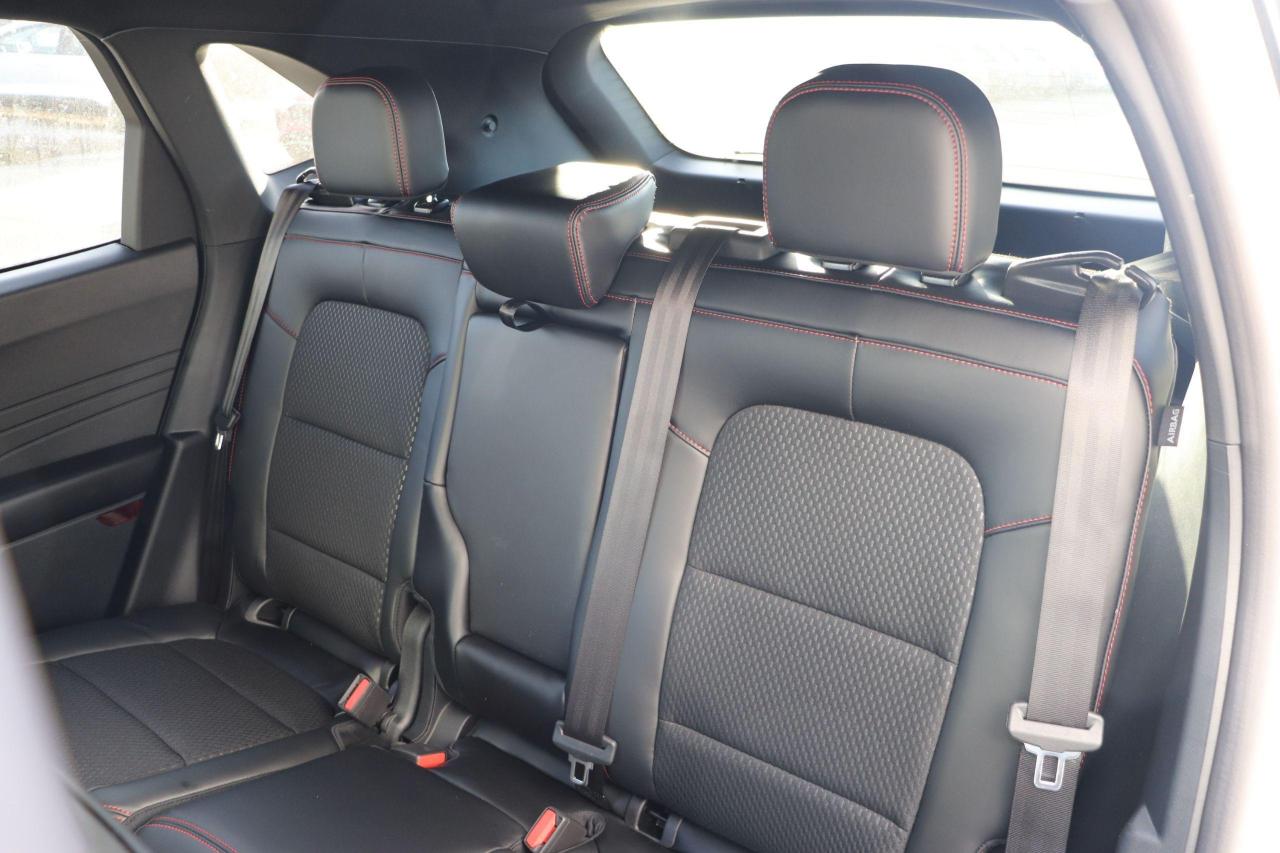 2025 Ford Escape ST-Line AWD Photo5