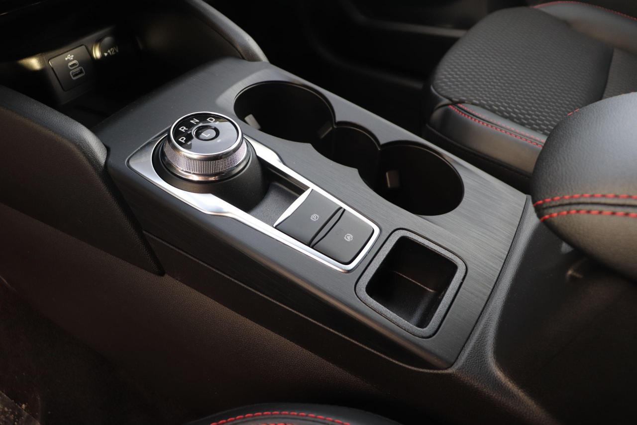 2025 Ford Escape ST-Line AWD Photo5