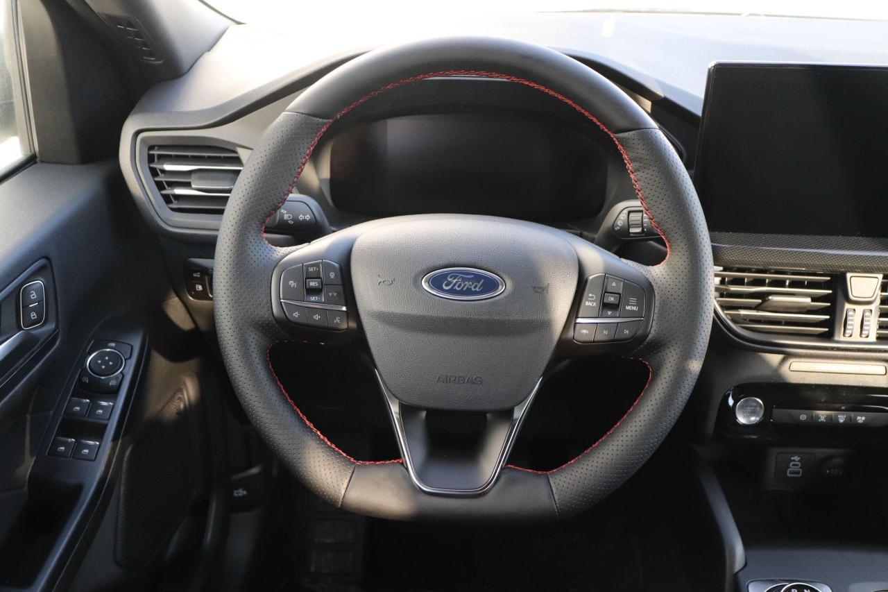 2025 Ford Escape ST-Line AWD Photo5