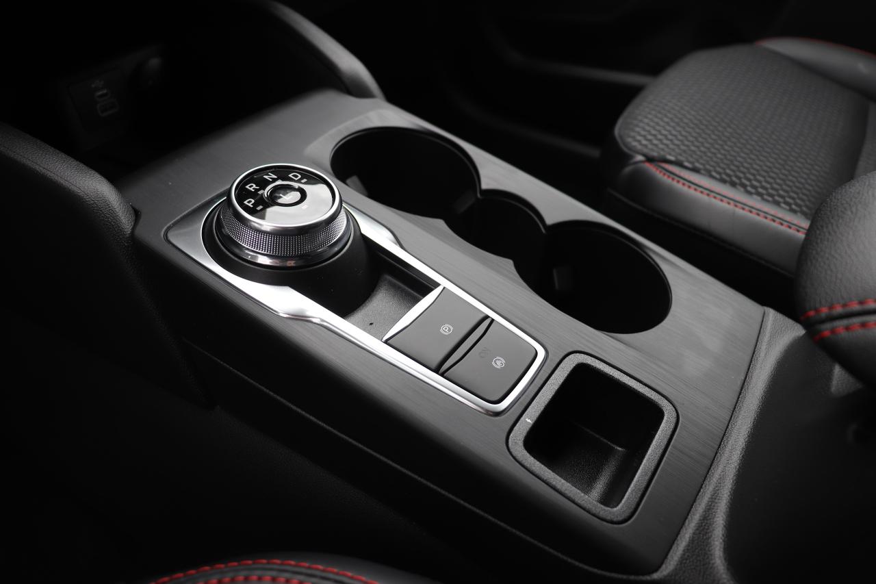 2025 Ford Escape ST-Line AWD Photo5