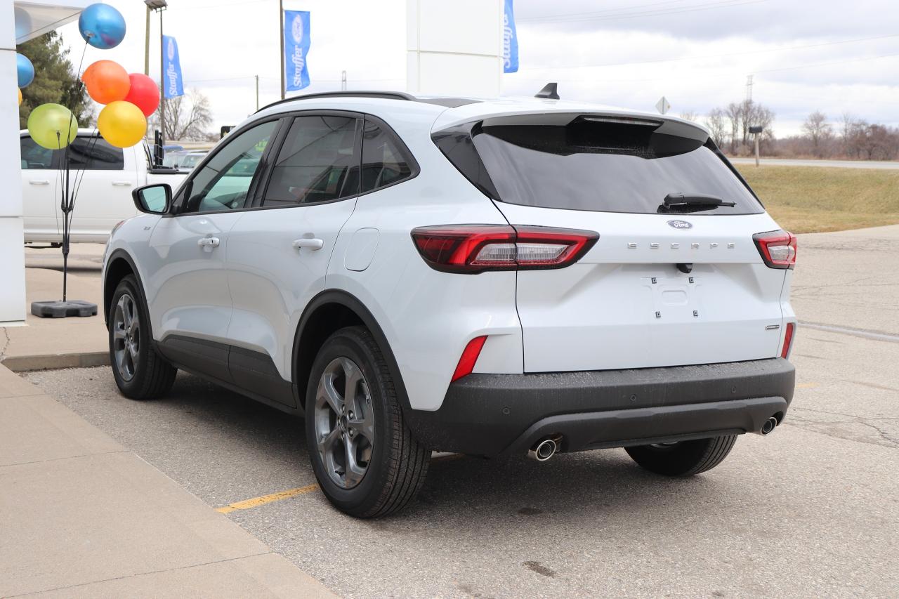 2025 Ford Escape ST-Line AWD Photo3