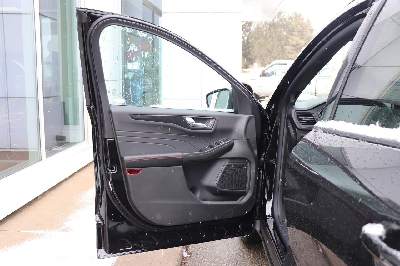 2025 Ford Escape ST-LINE FWD Photo5