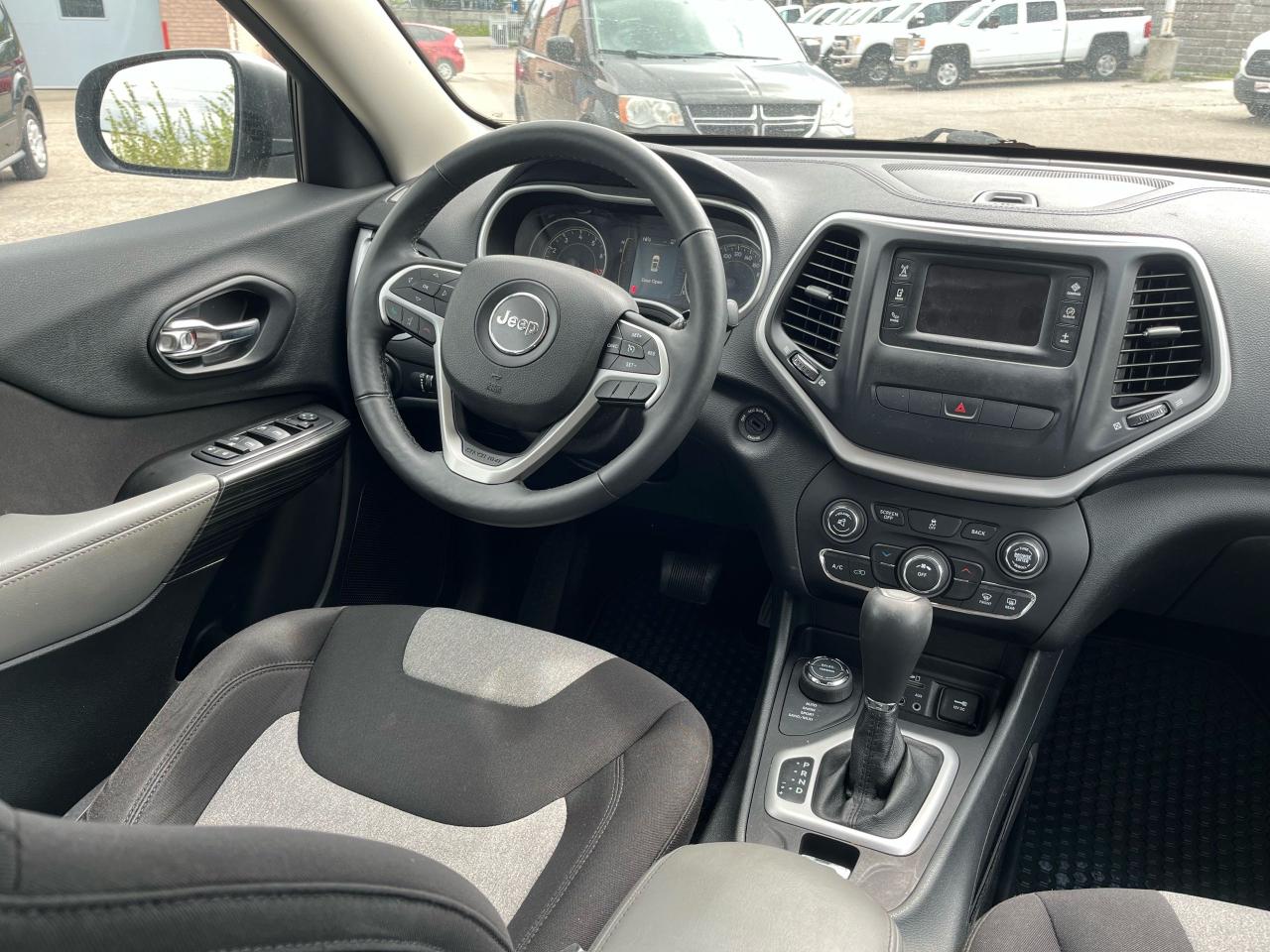 2014 Jeep Cherokee Sport - Photo #8