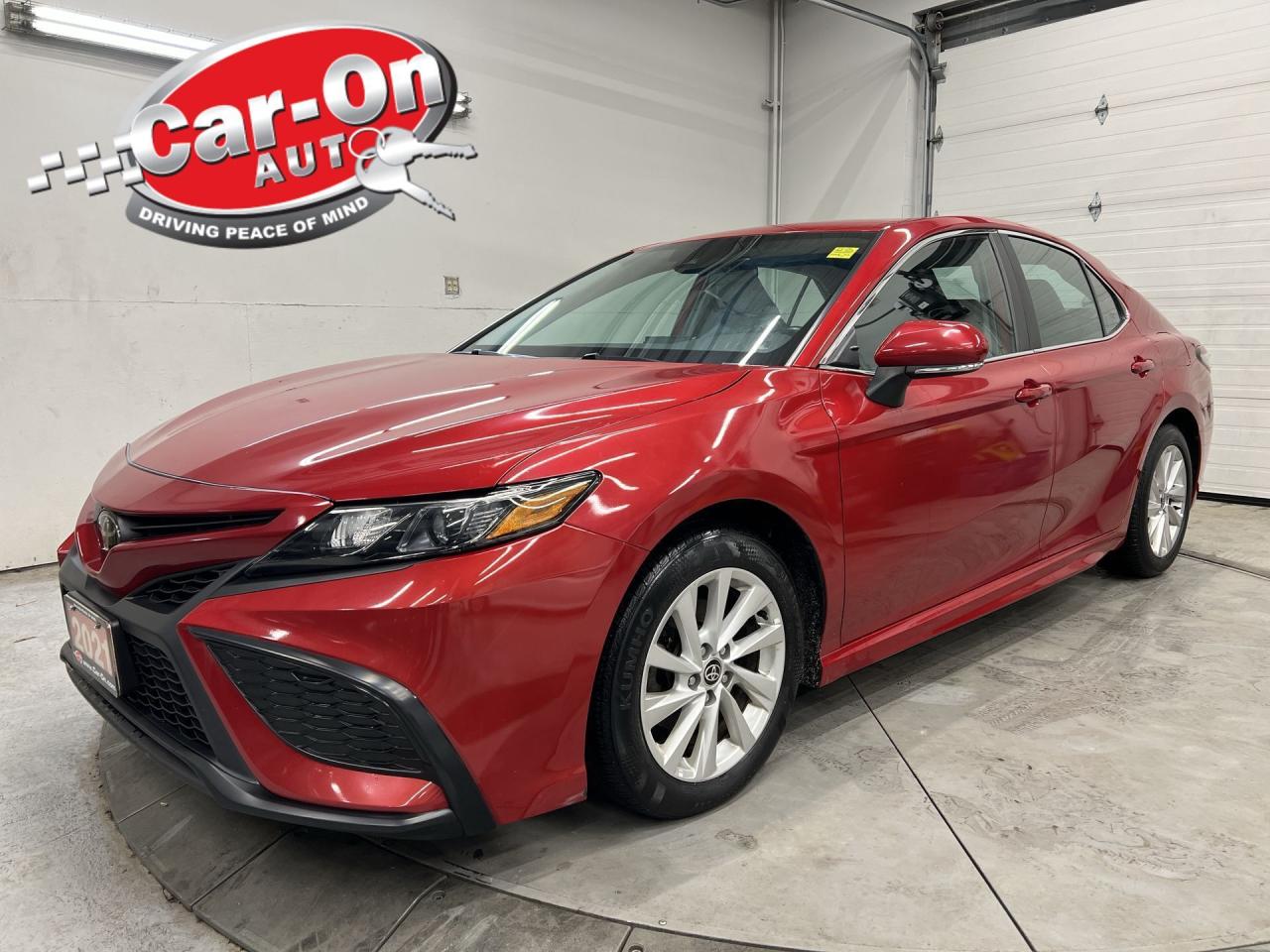 Used 2021 Toyota Camry SE | LEATHER | CARPLAY | HTD SEATS | SAFETYSENSE for sale in Ottawa, ON