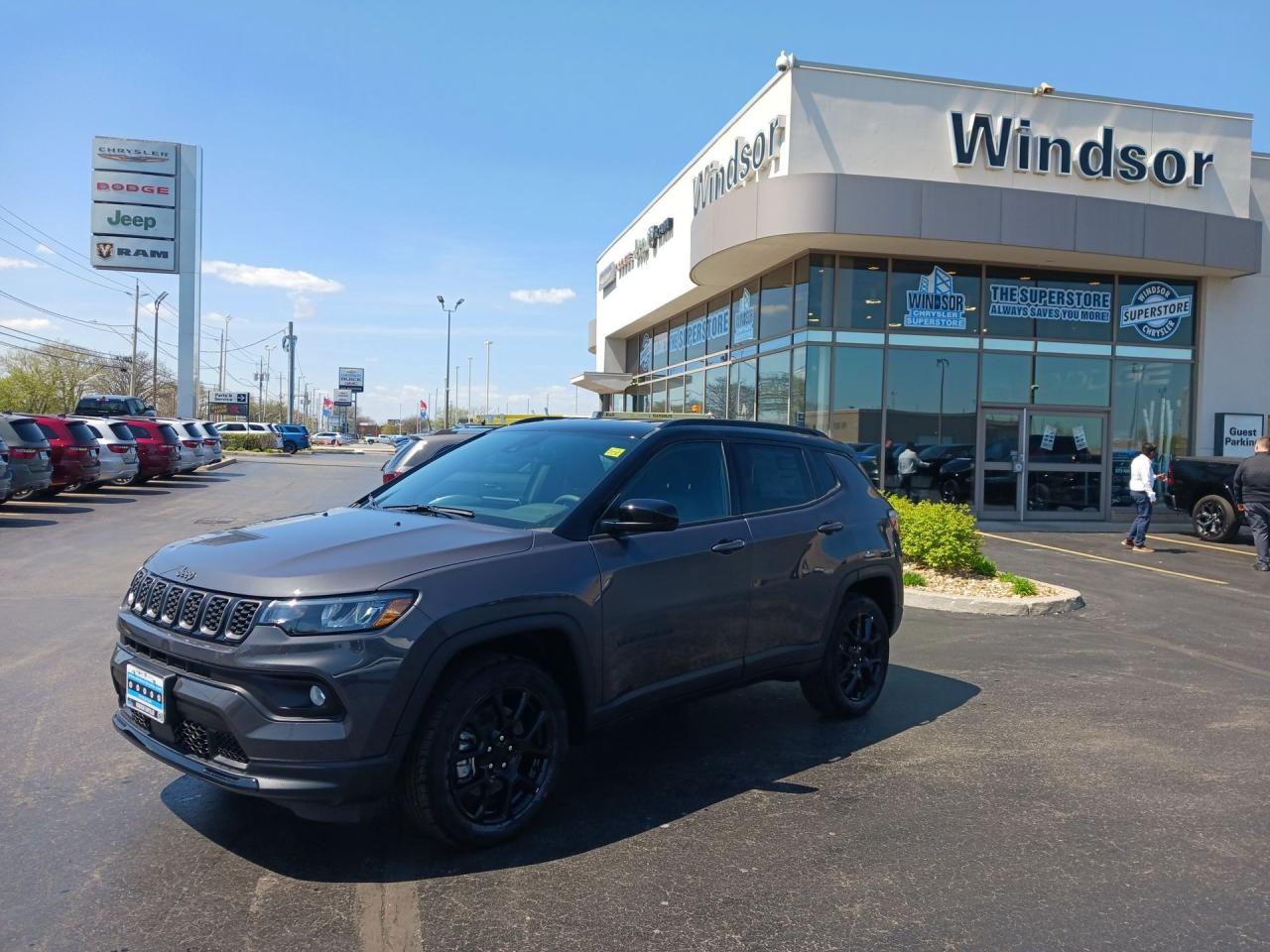 Used 2024 Jeep Compass ALTITUDE | LOW KM | for sale in Windsor, ON