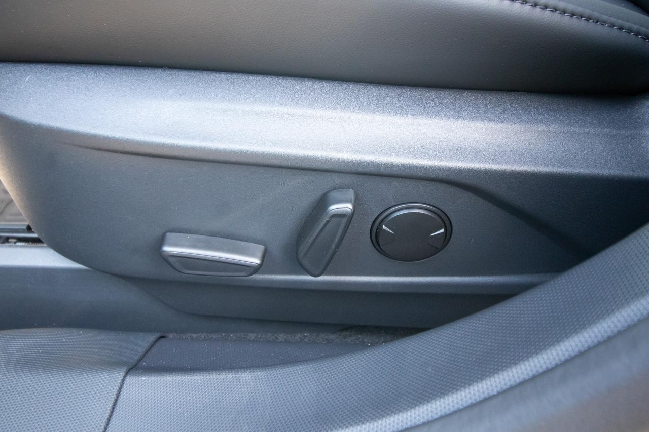 2024 Ford Mustang Mach-E Select AWD Standard Range Photo5