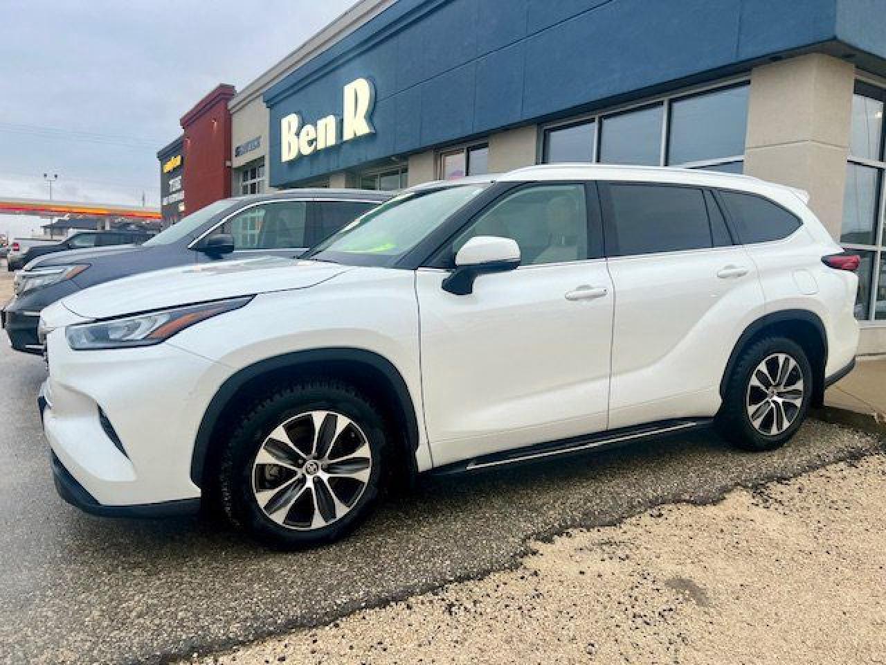 Used 2021 Toyota Highlander XLE for sale in Steinbach, MB