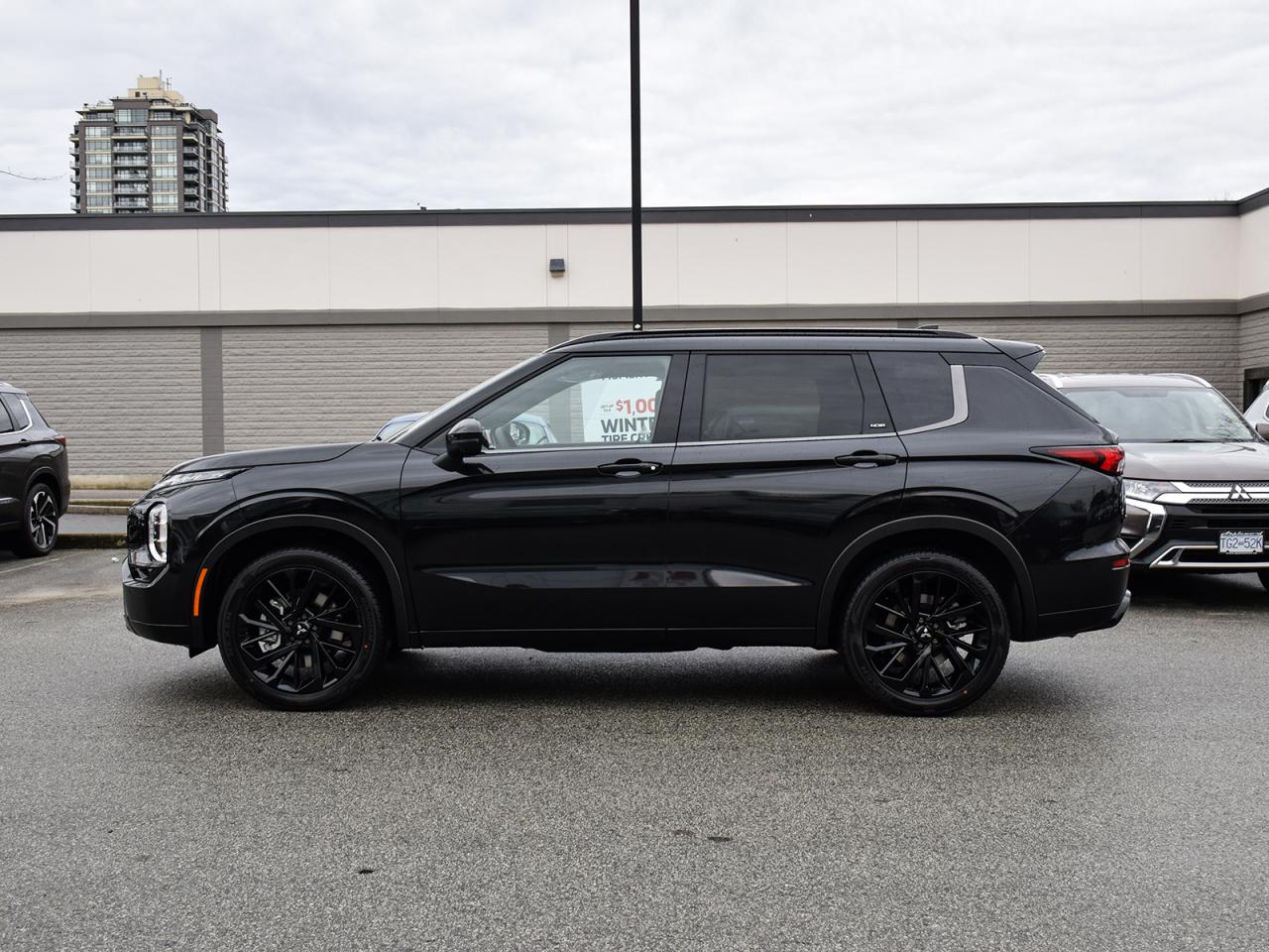 New 2024 Mitsubishi Outlander Noir - Black Alloy Wheels, Black Roof & Grille for sale in Coquitlam, BC