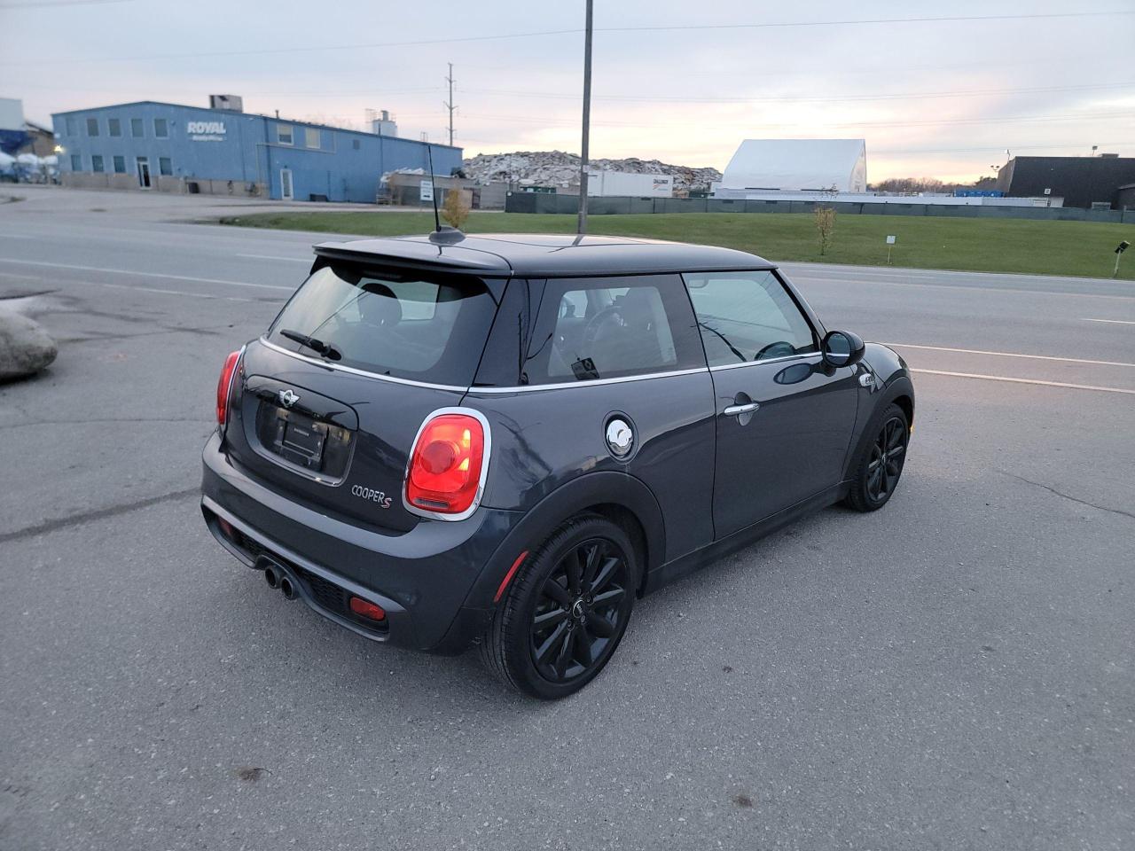 2015 MINI Cooper S Photo4