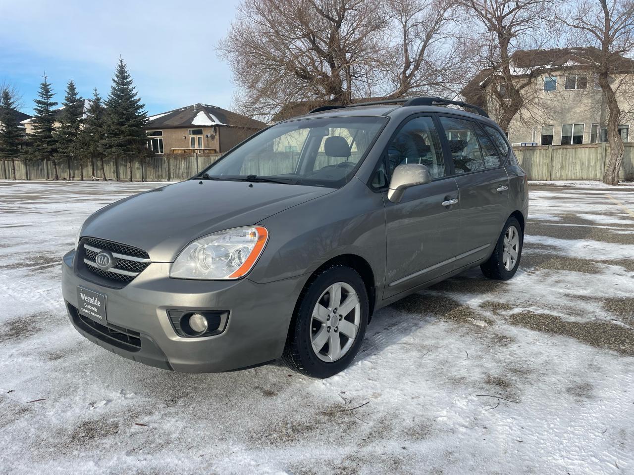 Used 2009 Kia Rondo EX for sale in Winnipeg, MB