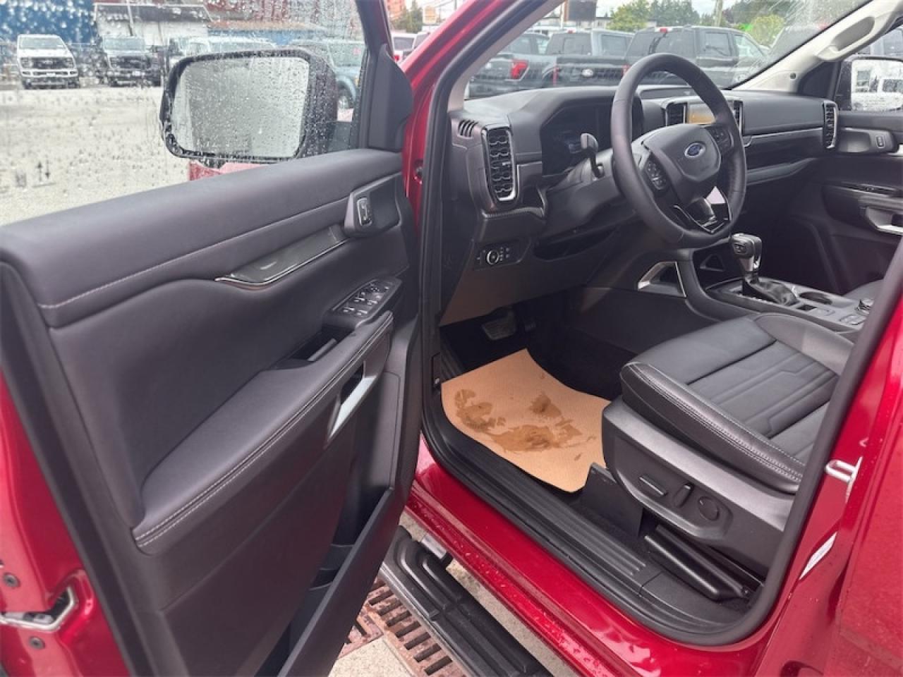 2025 Ford Ranger Lariat  - Leather Seats Photo5
