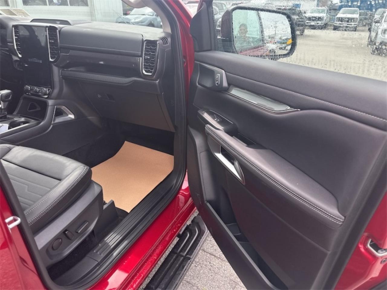 2025 Ford Ranger Lariat  - Leather Seats Photo5