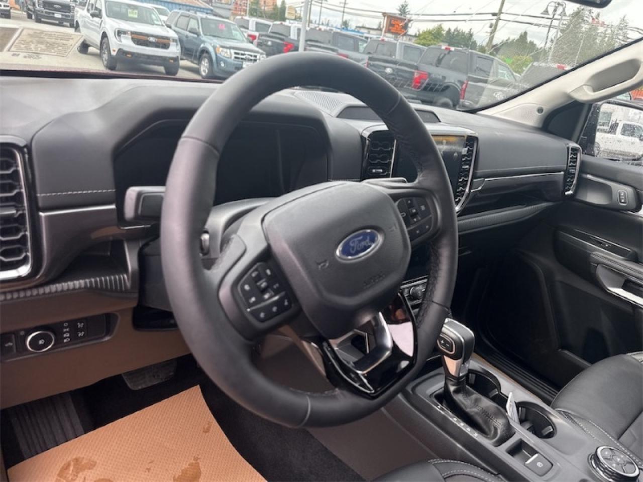 2025 Ford Ranger Lariat  - Leather Seats Photo5