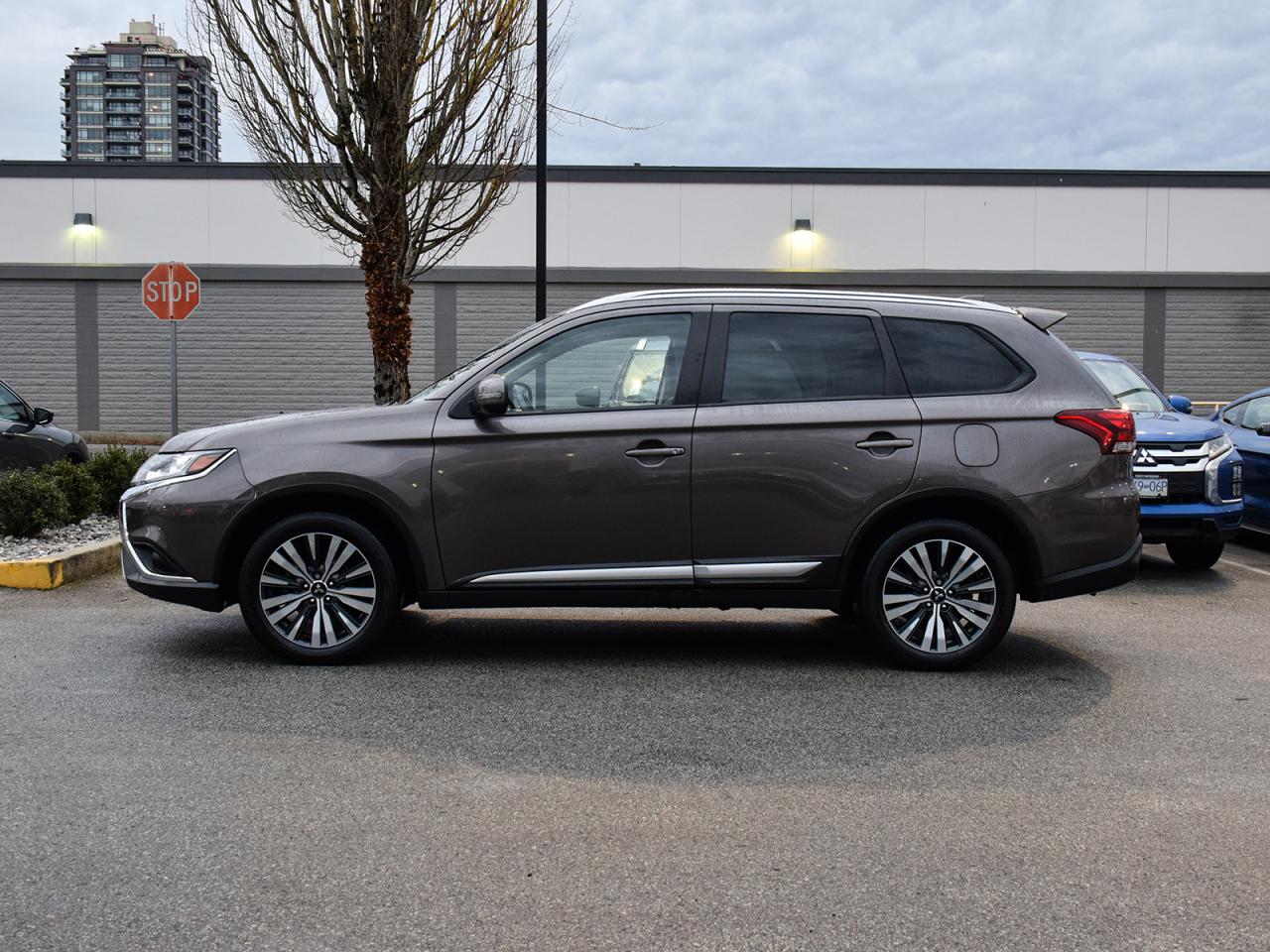 Used 2020 Mitsubishi Outlander EX - Power Seats, Blind Spot Warning, Sunroof for sale in Coquitlam, BC