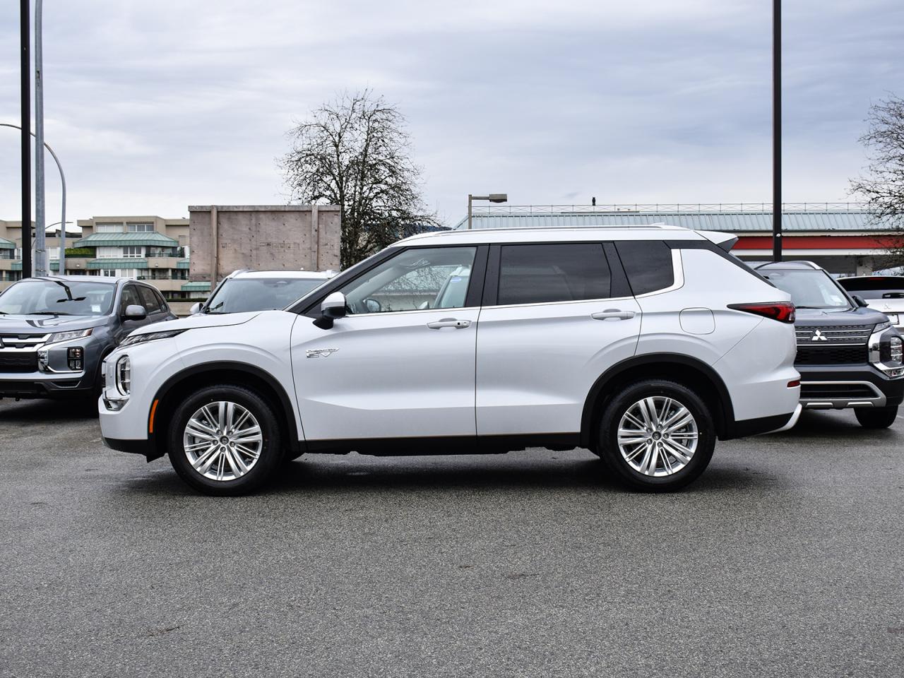 New 2025 Mitsubishi Outlander Phev SE - Heated Seats, Sunroof, Power Liftgate for sale in Coquitlam, BC