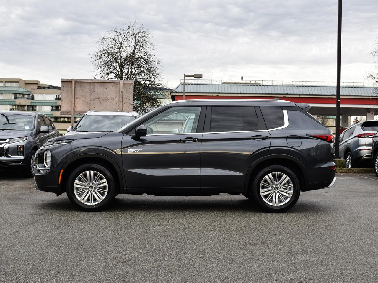 New 2025 Mitsubishi Outlander Phev LE - Navigation, MultiView Cameras, Power Liftgate for sale in Coquitlam, BC