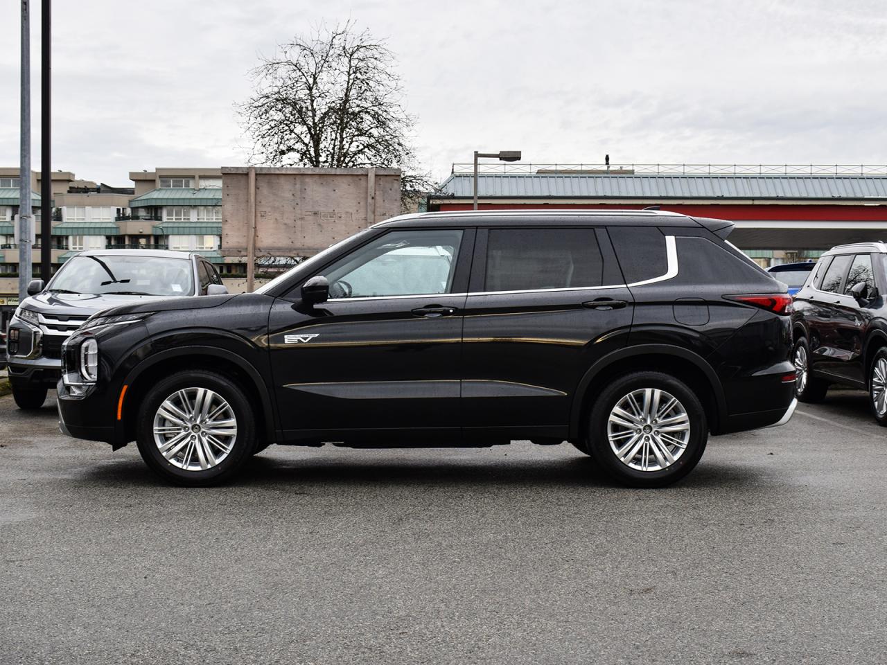 New 2025 Mitsubishi Outlander Phev LE - Navigation, MultiView Cameras, Power Liftgate for sale in Coquitlam, BC