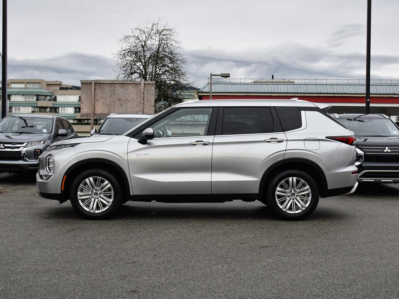 New 2025 Mitsubishi Outlander Phev SE - Heated Seats, Sunroof, Power Liftgate for sale in Coquitlam, BC