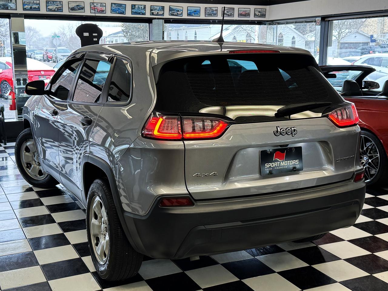 2019 Jeep Cherokee SPORT 4X4+ApplePlay+Heated Steering+CLEAN CARFAX Photo