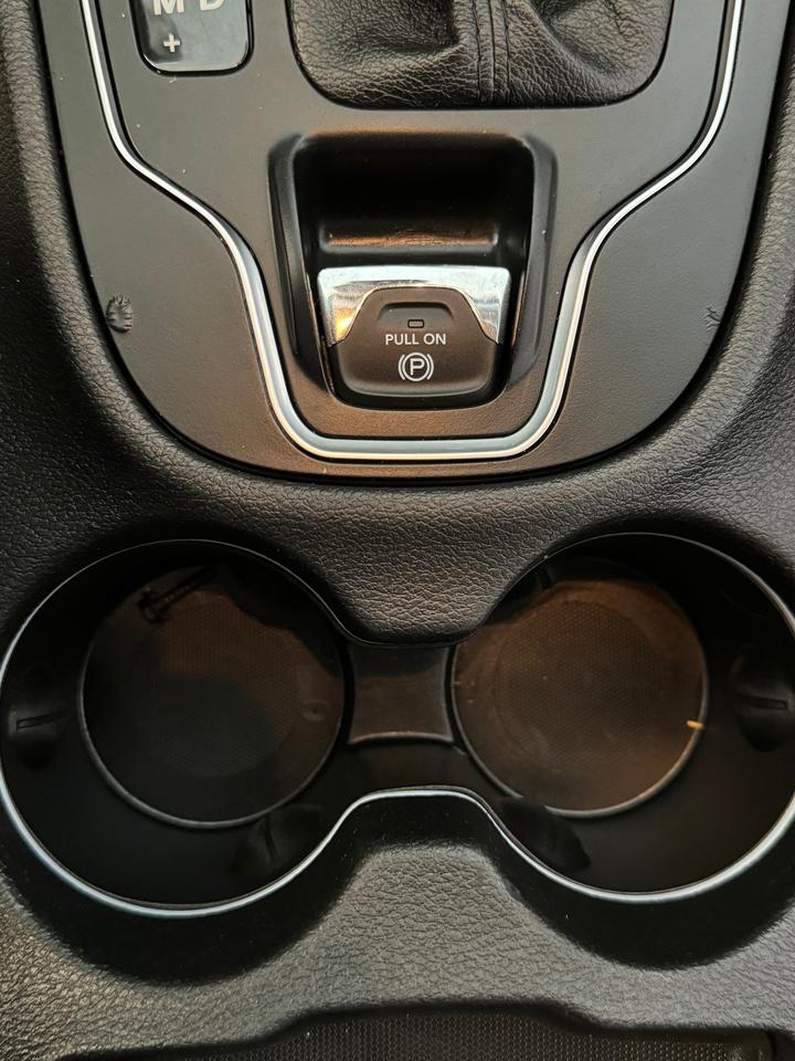 2019 Jeep Cherokee SPORT 4X4+ApplePlay+Heated Steering+CLEAN CARFAX Photo