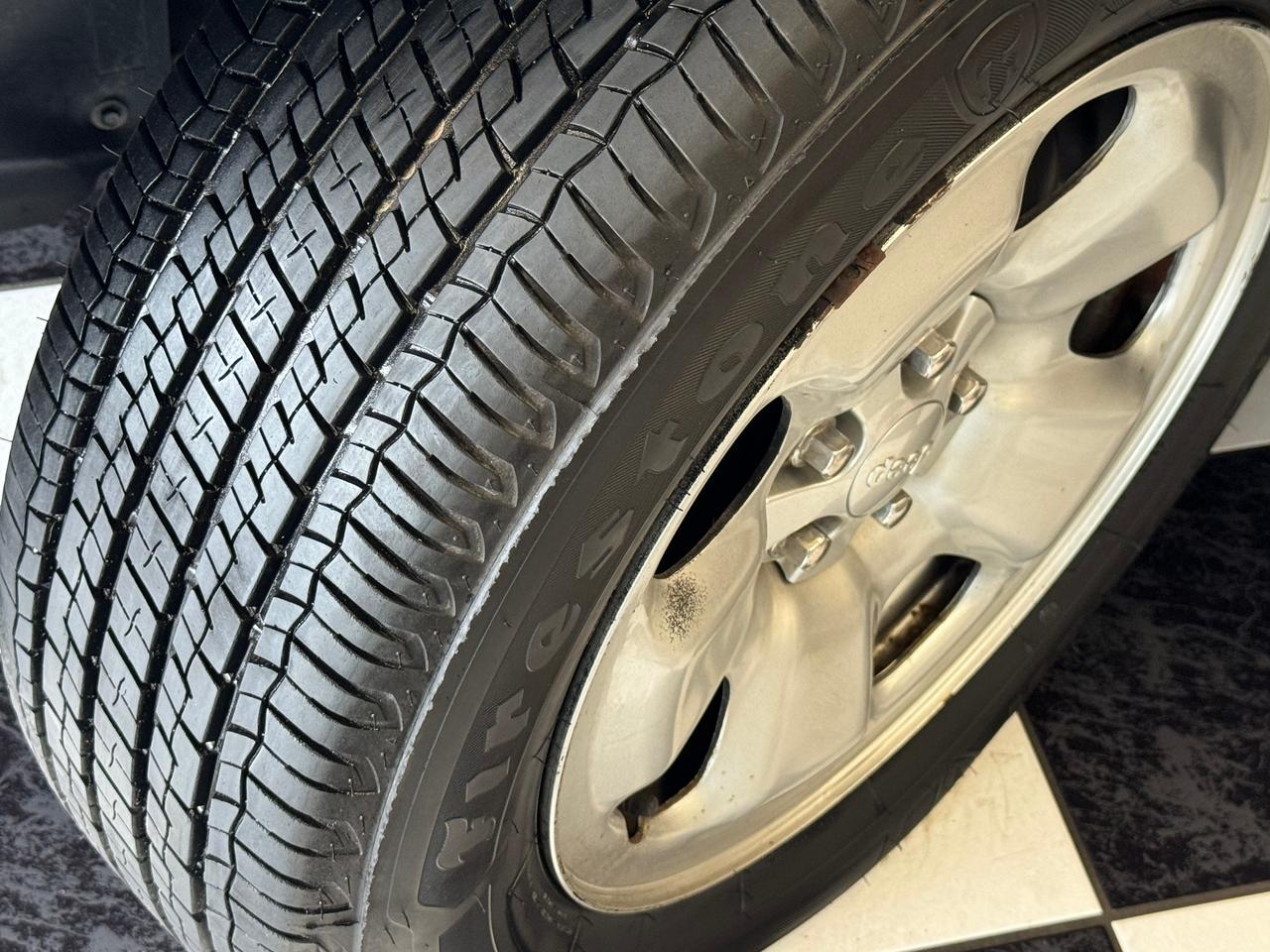 2019 Jeep Cherokee SPORT 4X4+ApplePlay+Heated Steering+CLEAN CARFAX Photo